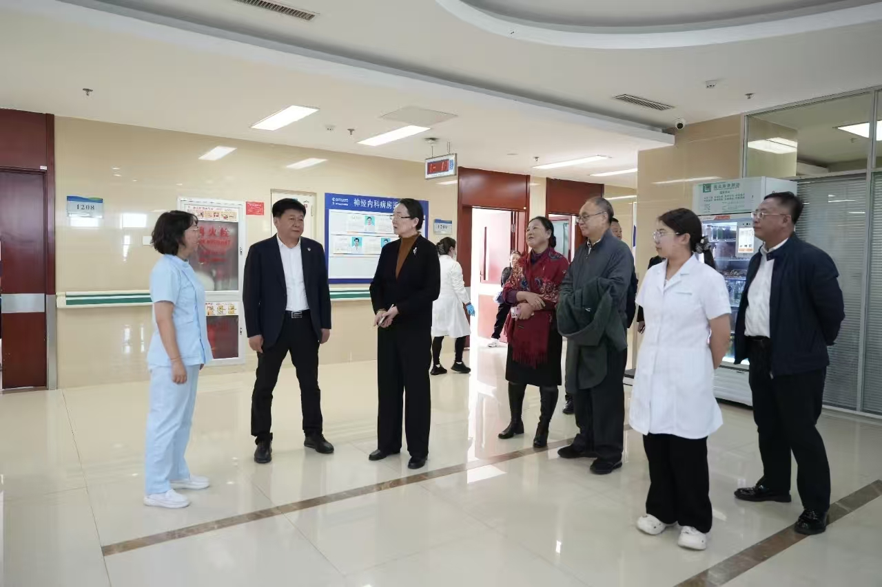 中国水利电力医学科学技术学会理事长姜梅一行莅临辽宁电力医院调研交流